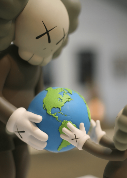 KAWS sculptuur COMPANION – hedendaagse popart | Galerie DNK